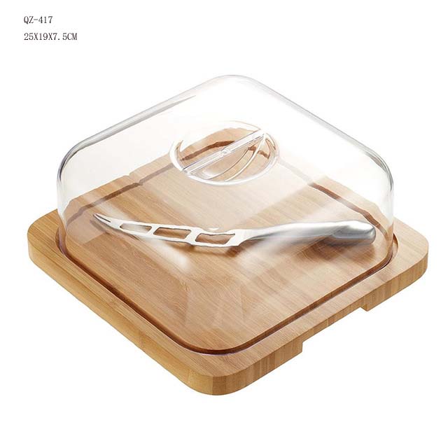Bamboo chopping board with dome
